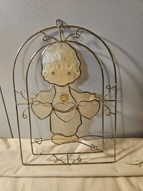 Gold Wire Angel Wall Accent in Cream 8x5.5"